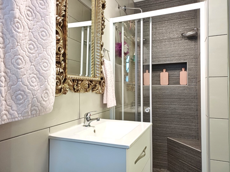 2 Bedroom Property for Sale in Island View Western Cape